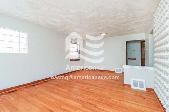 Foto del edificio - 4422 June Ave