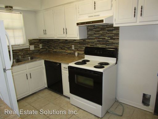 Building Photo - 1001 Jamestown Way