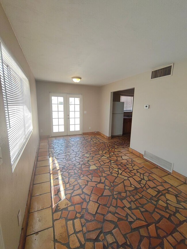 Foto del edificio - 3101 N Cherry Ave