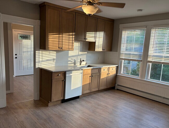 Cocina - Primer Piso - 206 Echo Lake Rd