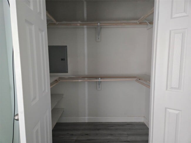 Building Photo - 22061 Russell Dr
