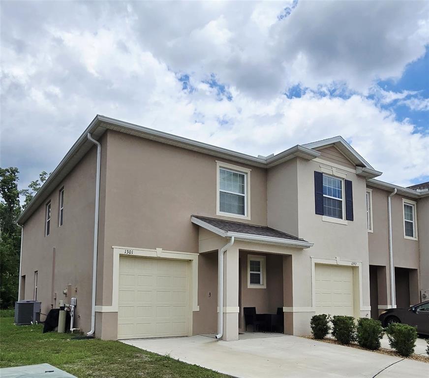 Primary Photo - 1301 Yellow Finch Dr
