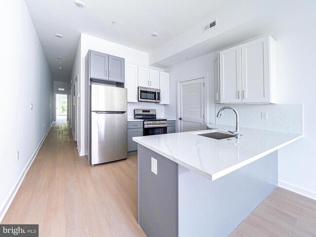 Foto del edificio - 2403-2407 W Thompson St