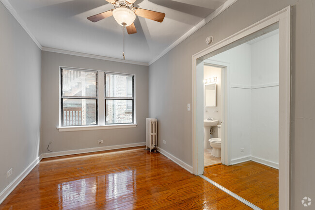 Studio - 275SF - Woodlawn House Apartments