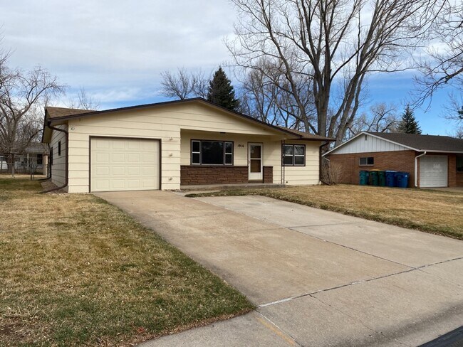 Foto del edificio - STUDENTS WELCOME! Single-Family Ranch Home in West Ft. Collins w/ Fenced Yard, Lawn Care Included!