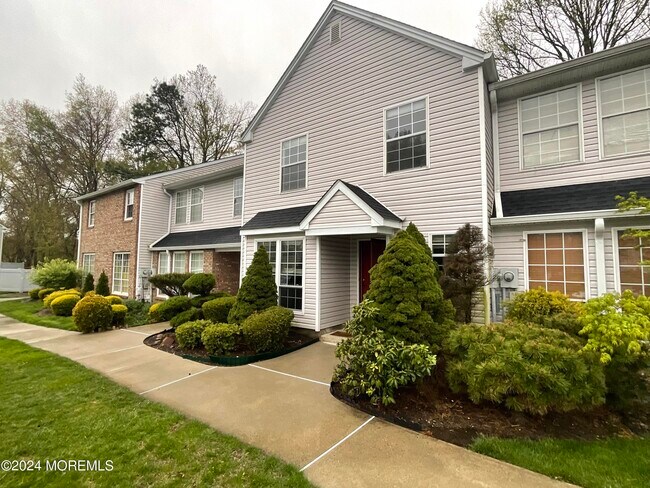 Building Photo - 82 Foxwood Pl