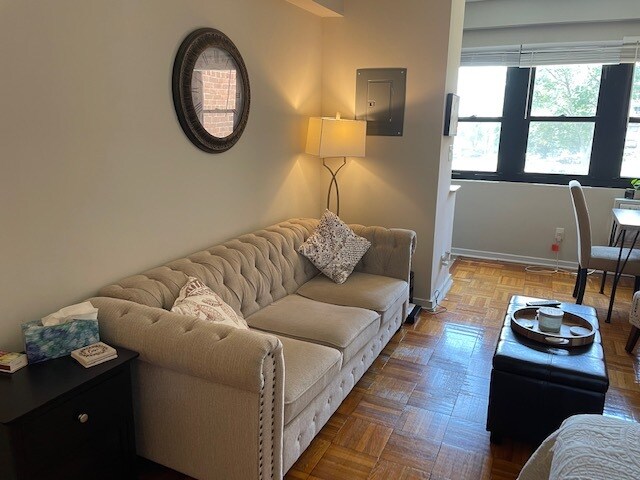 Foto del edificio - 1202 S Washington St