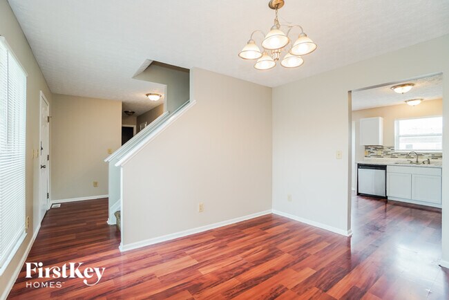 Building Photo - 2926 Fenwood Dr