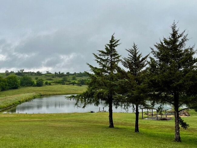 Building Photo - 13325 Brush Creek Rd