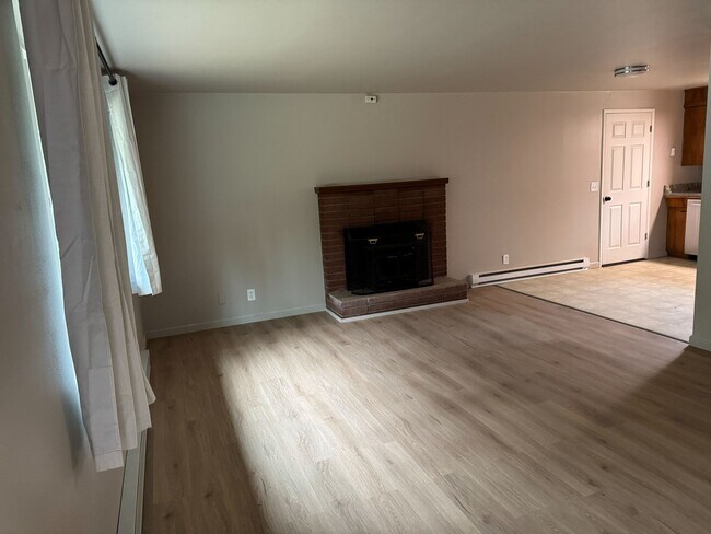 Foto del edificio - 3220 N Taylor Rd