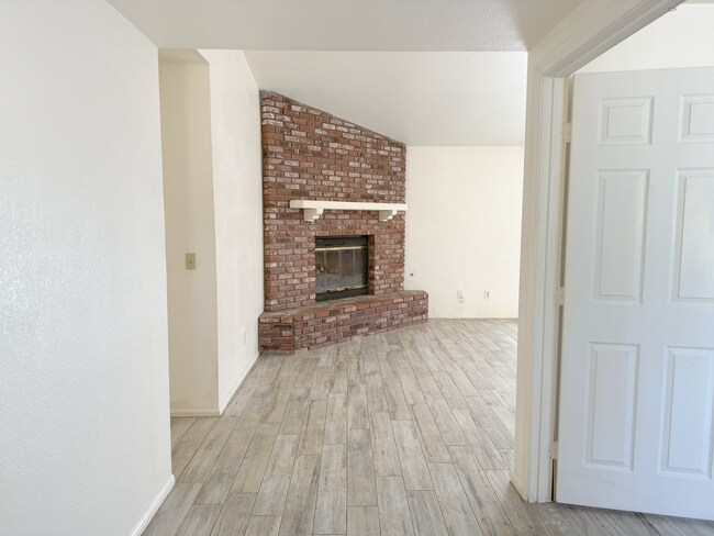 Building Photo - 14957 Mandan Rd