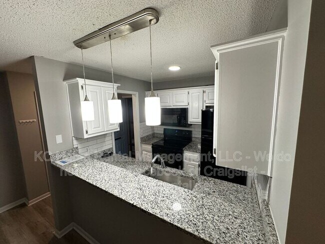 Foto del edificio - 12013 W 58th Pl