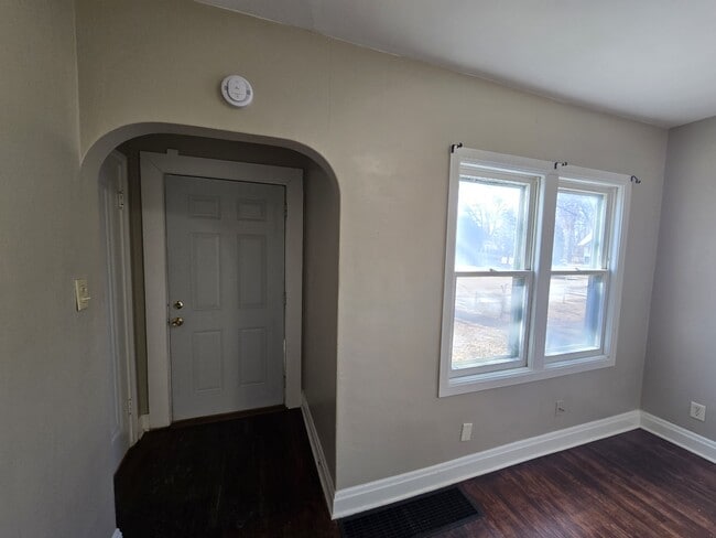 Building Photo - 511 Ricker St