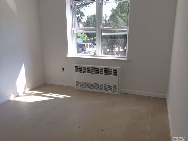 Foto del edificio - 123-20 6th Ave