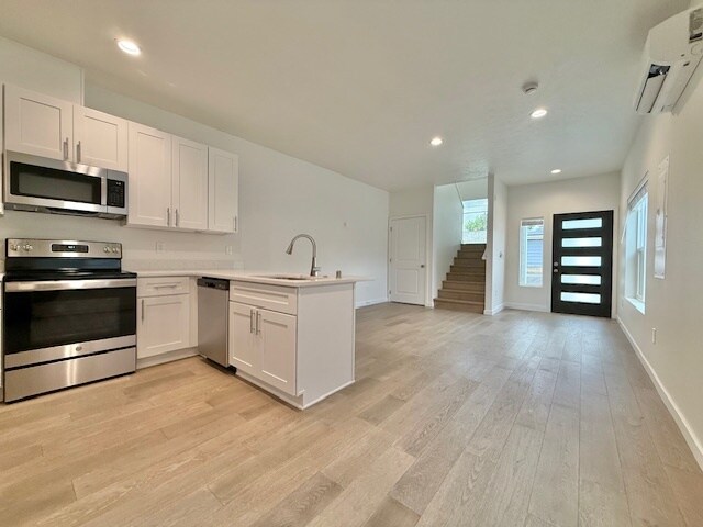 Foto del edificio - 2404 W College Ave