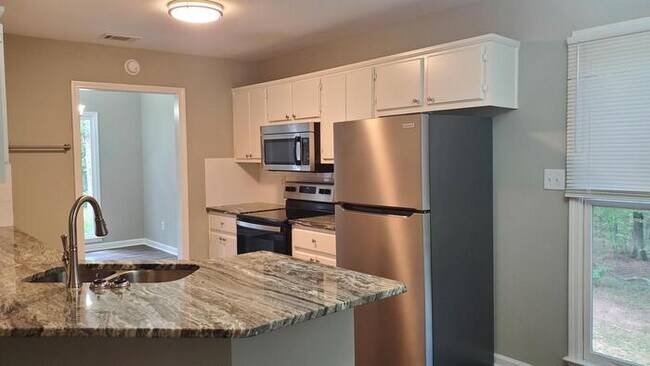 Building Photo - 1061 Sharon Pl