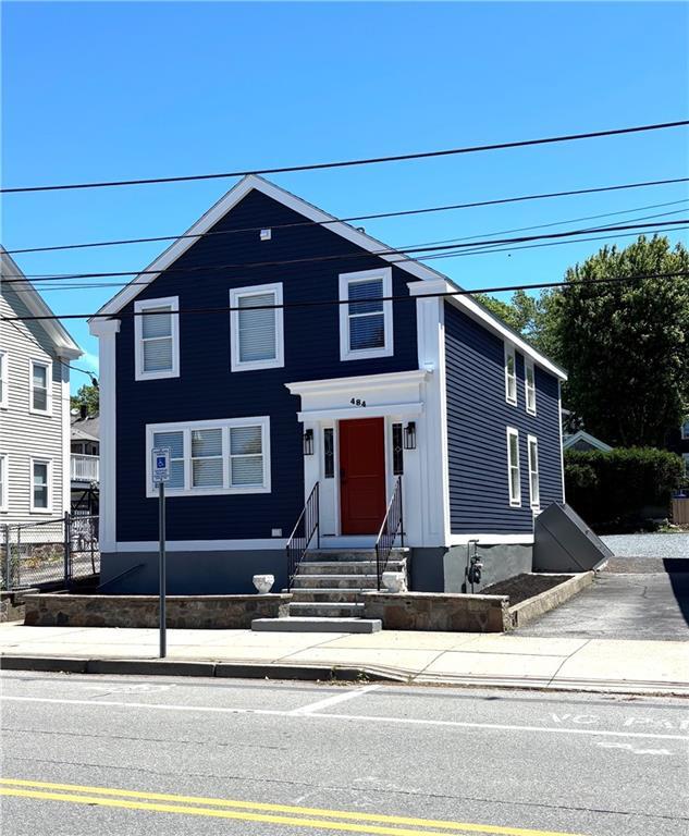 Building Photo - 484 Thames St