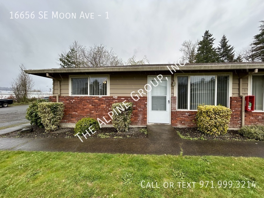 Foto principal - End Unit in Milwaukie!