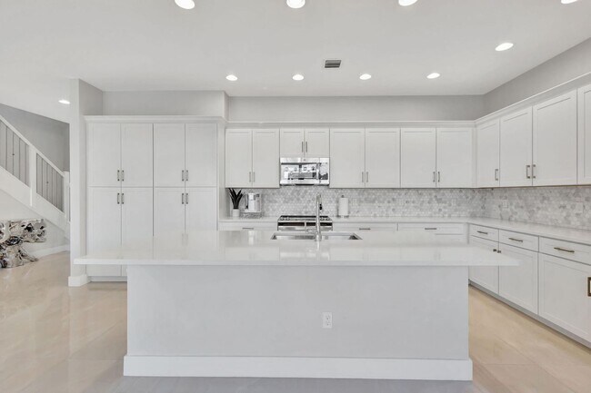 Foto del edificio - 16608 Cove Rd