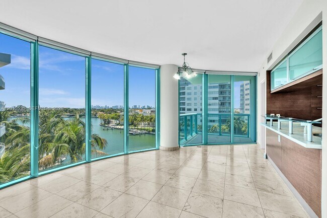 Foto del edificio - 6000 Indian Creek Dr