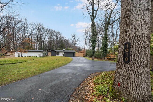 Building Photo - 1018 Cowpens Ave