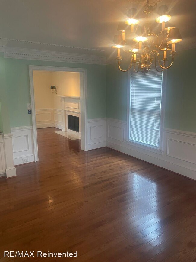 Building Photo - 3 br, 2.5 bath House - 661 Crown Point