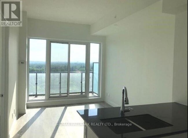 Photo du bâtiment - 9618 Yonge St