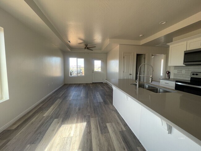 Building Photo - 1760 Kason Ct