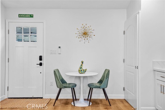 Foto del edificio - 426 Jacaranda Pl