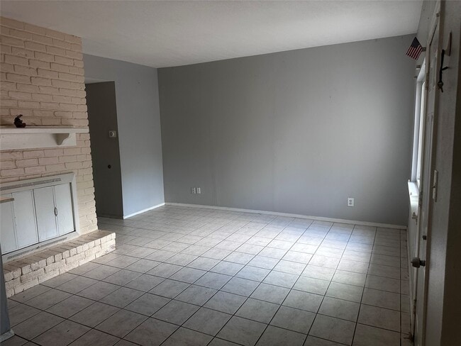 Foto del edificio - 11136 Village Bend Ln