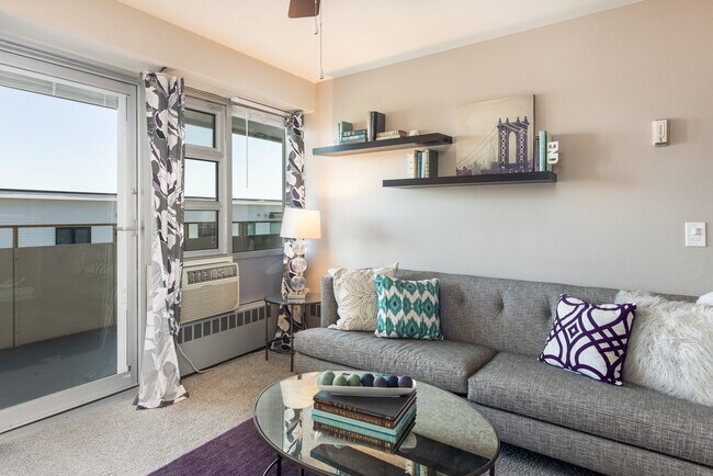 Foto del edificio - Baker Tower Apartments