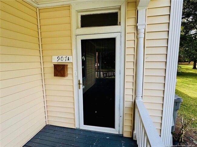 Building Photo - 907 Caldwell St