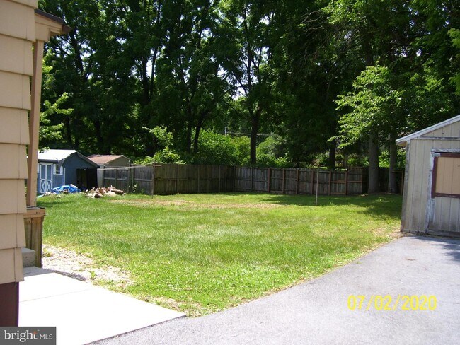 Building Photo - 468 Middletown Rd