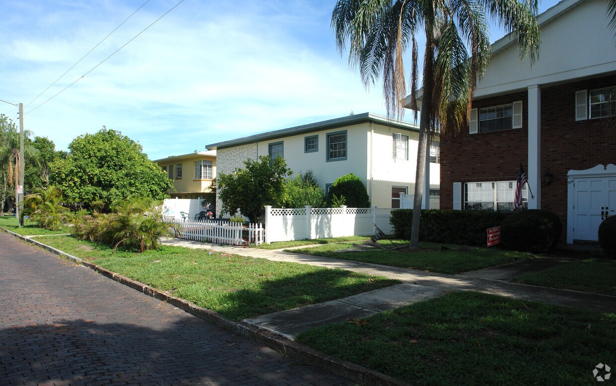 Foto del edificio - 525 12th Ave NE