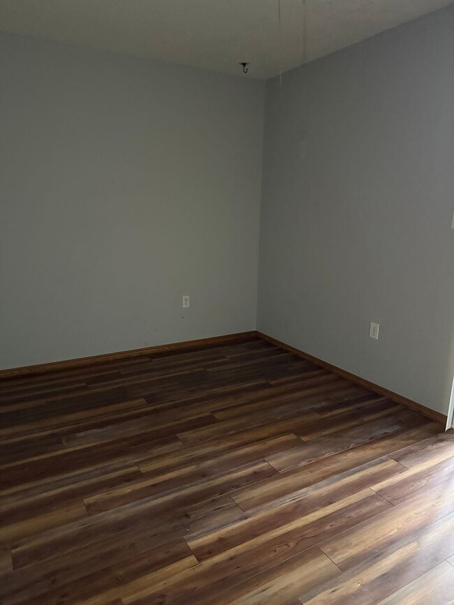 Building Photo - LEASE NOW AND ENJOY 50% OFF 2ND MONTH! Loc...