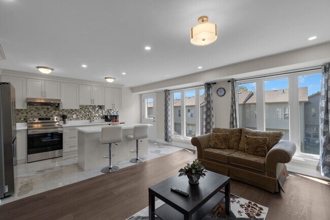 Photo du bâtiment - 688 Midland Ave