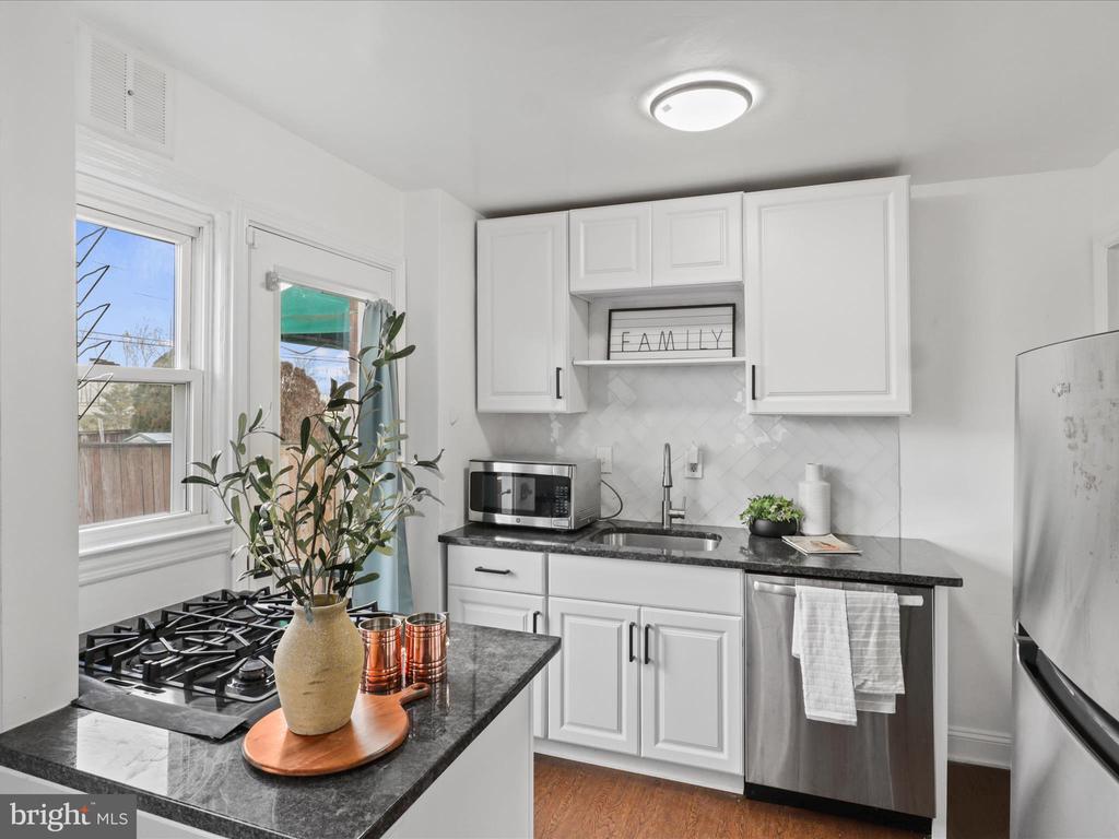 Primary Photo - 2236 Arlington Terrace