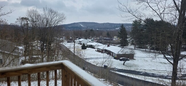 Building Photo - 33 Hillside Dr