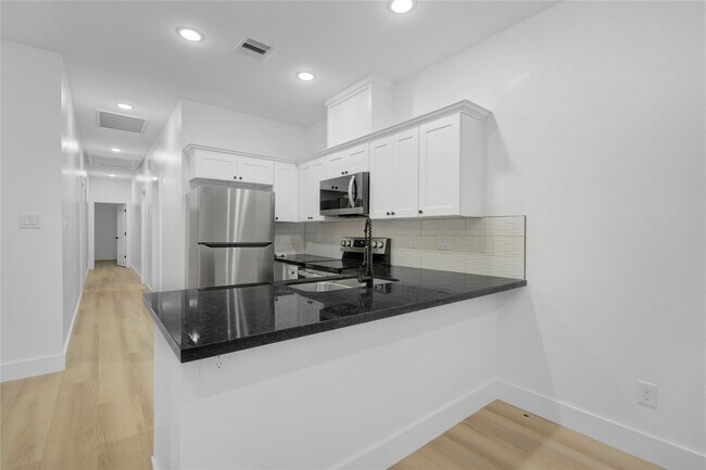 Foto del edificio - 8410 Sunnyhill St