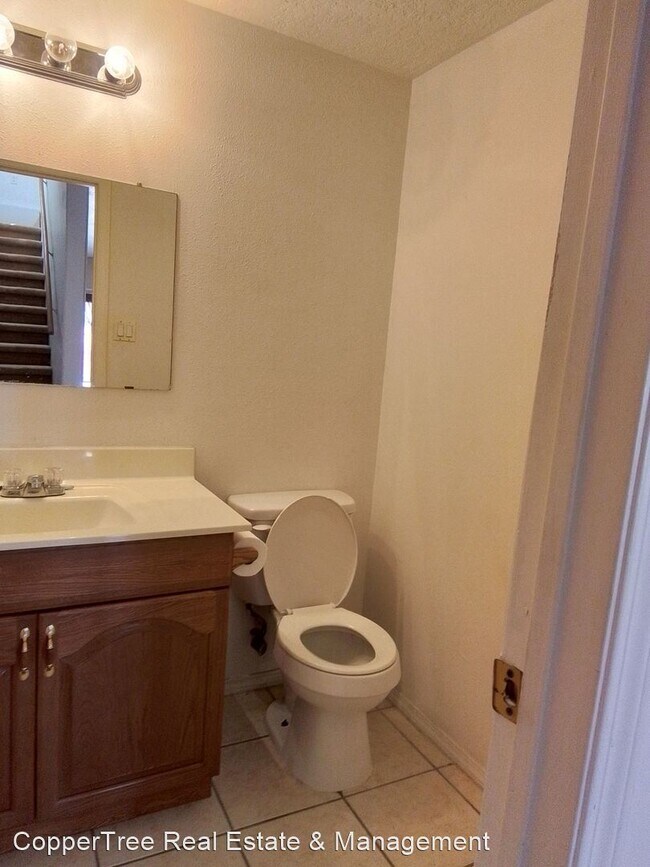 Building Photo - 1 br, 1.5 bath House - 416 Palo Duro  B