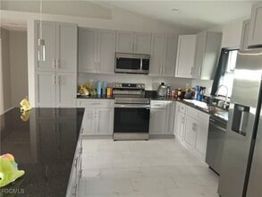 Building Photo - 9035 W Crow Cir