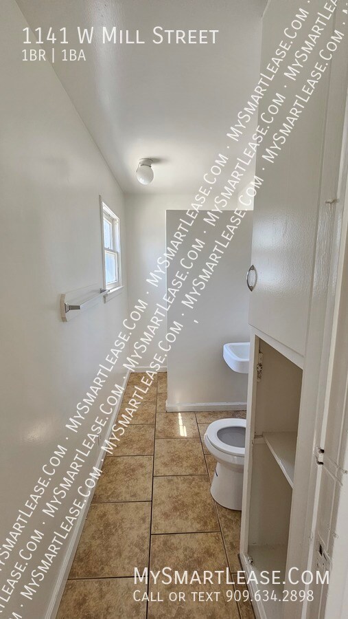 Building Photo - 1411 W Mill Street  Unit B