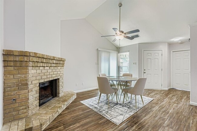 Building Photo - 511 Greenlawn Blvd
