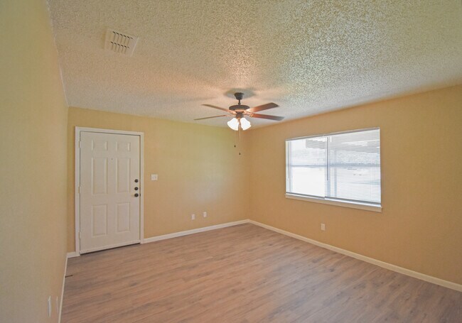 Living Room - 2206 Lova Dr