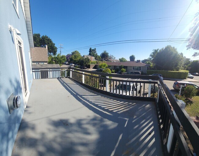 Building Photo - 1822-1828 Fixlini Street***