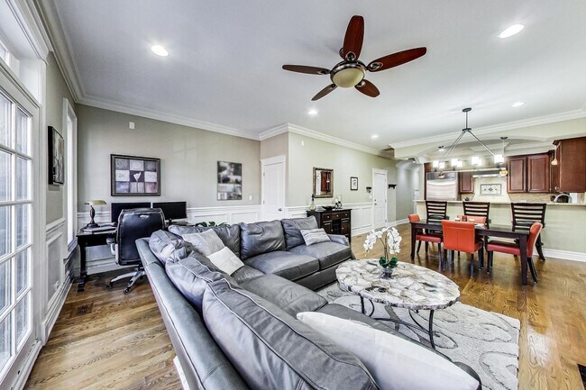 Foto del edificio - 863 W Fletcher St