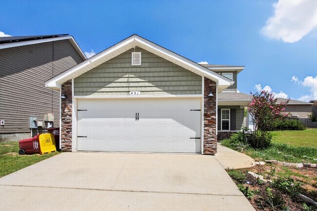 Building Photo - 451 Eisenhower Dr