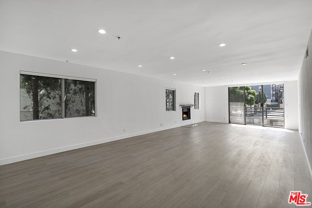 Foto principal - 1616 Brockton Ave