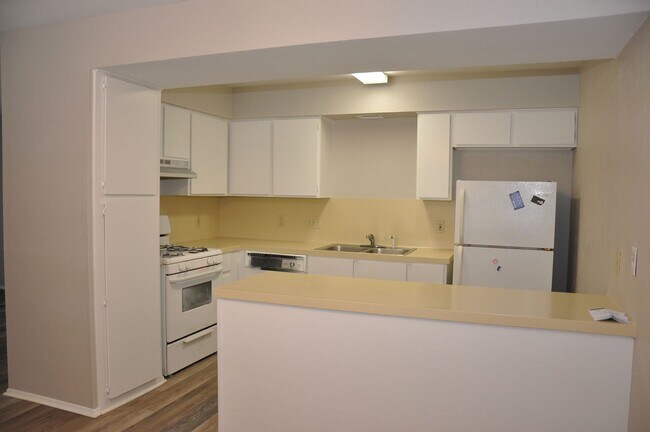 Foto del edificio - 10810 Topperwein Dr