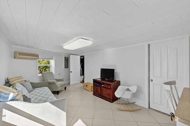 Foto del edificio - 1294 Nettles Blvd